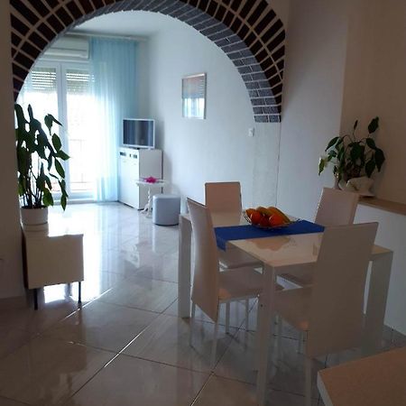 Apartments Ema Crikvenica Exterior foto