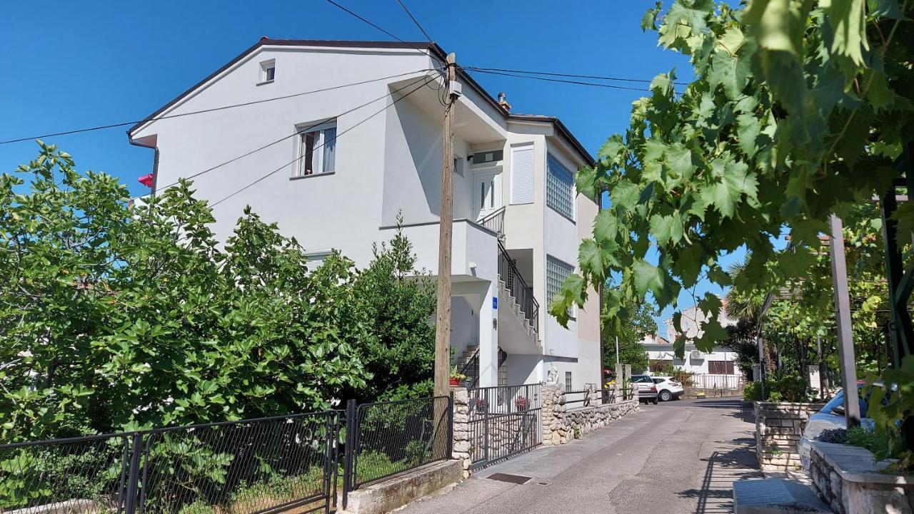 Apartments Ema Crikvenica Exterior foto