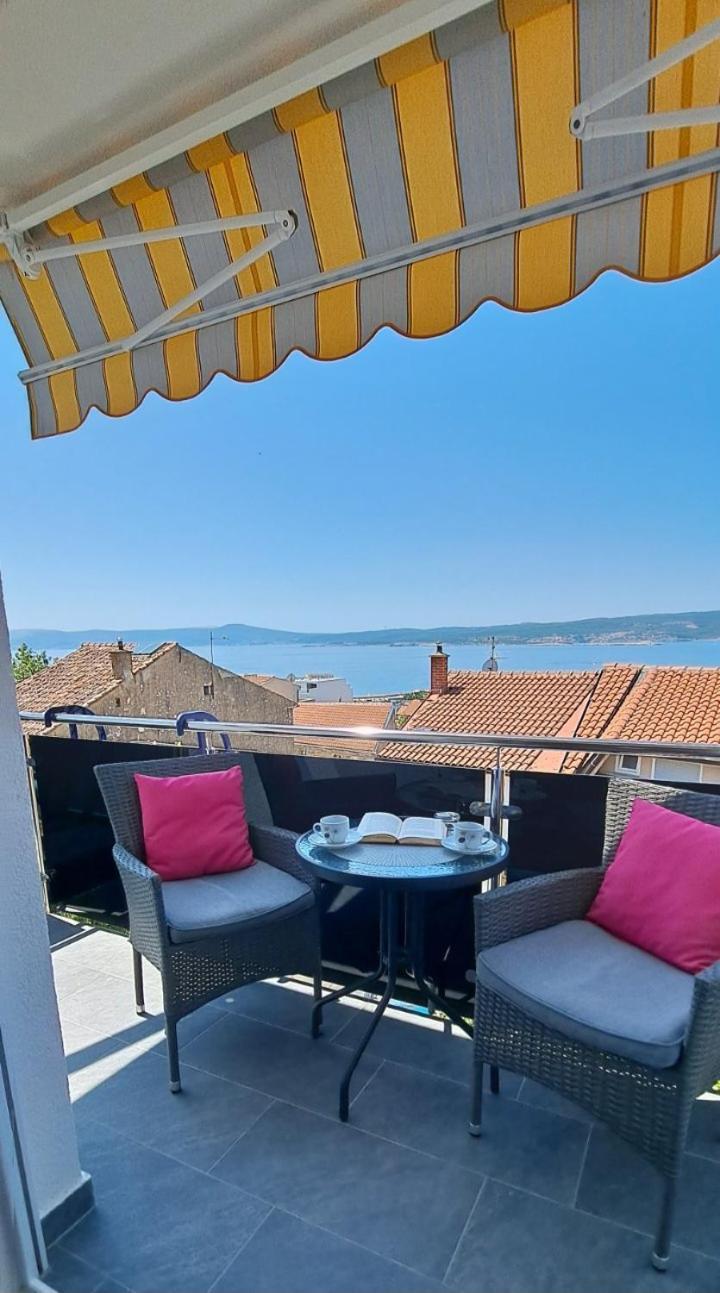Apartments Ema Crikvenica Exterior foto