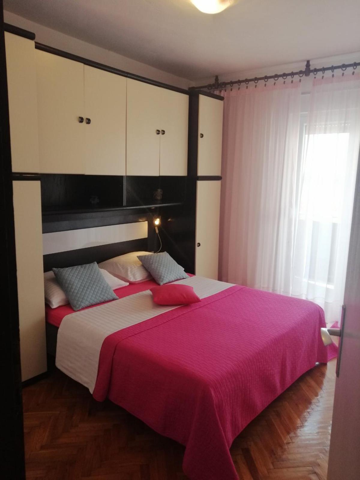 Apartments Ema Crikvenica Exterior foto