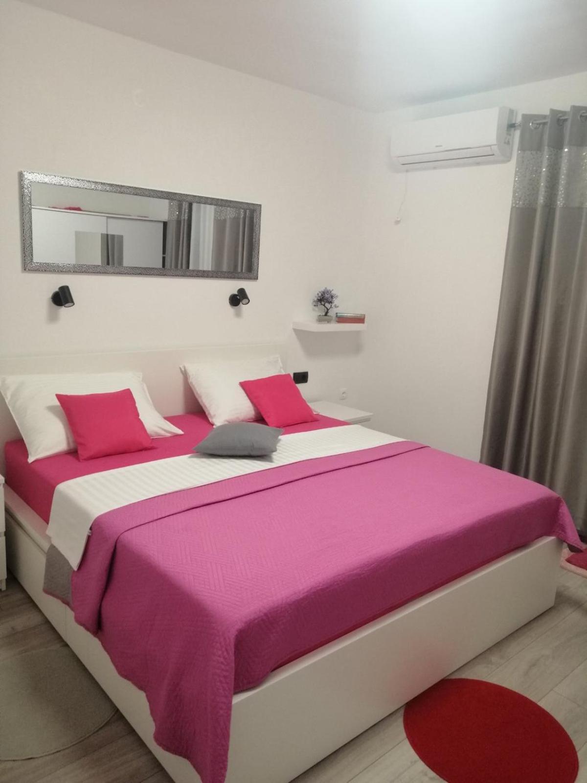 Apartments Ema Crikvenica Exterior foto